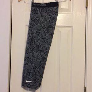 Nike Pro Crop Leggings
